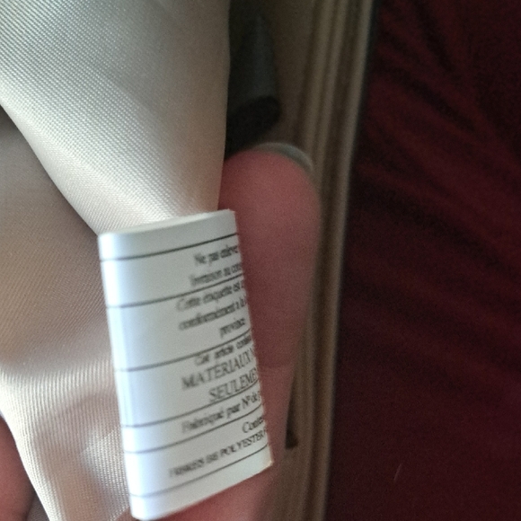 Guess Tan Satchel with Elegant Design - Picture 4 of 5